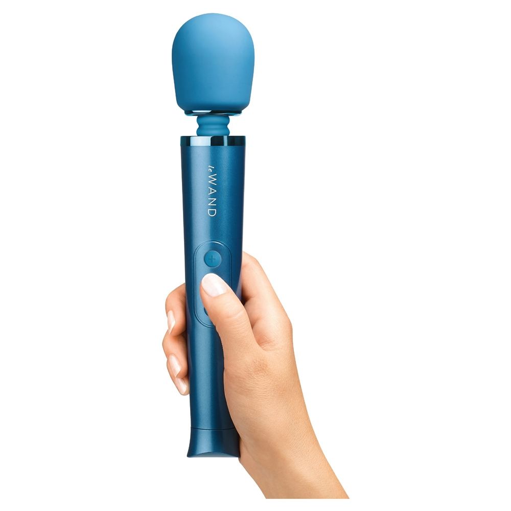 Le Wand Petite Rechargeable Massager Blue